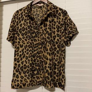 Silk Animal Print Short Sleeve Button Down Size Petite L